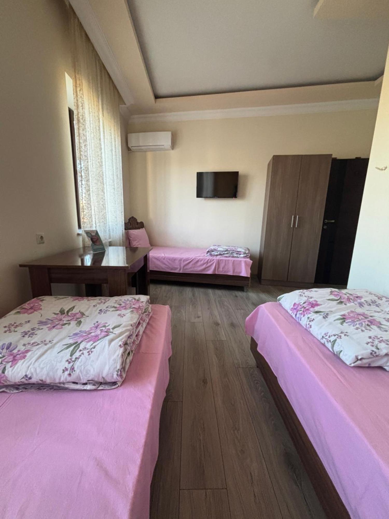 Hotel Amaras Jerevan Exteriör bild