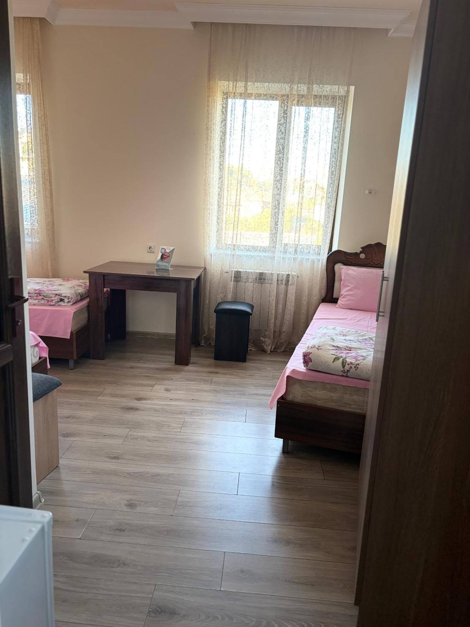 Hotel Amaras Jerevan Exteriör bild